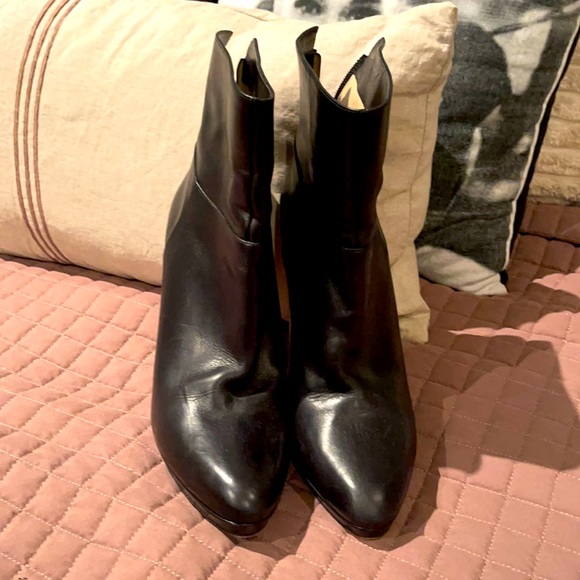 Jimmy Choo 4 1/2 inch heel black leather boot - Picture 1 of 6